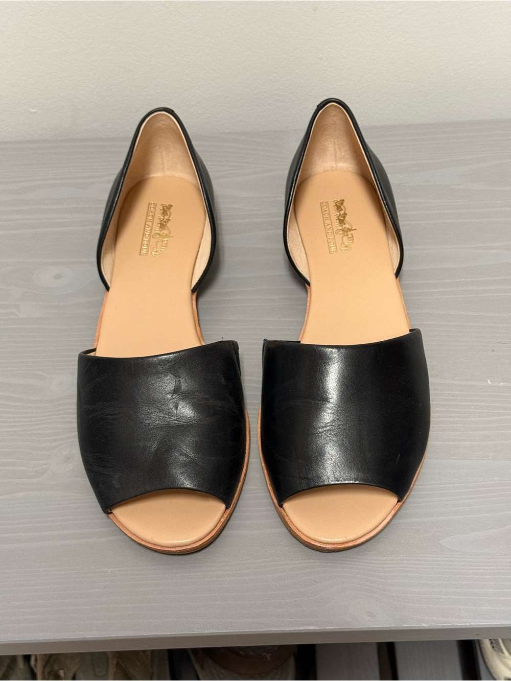 Coach and Four Women's Black Leather Open-Toe Flats